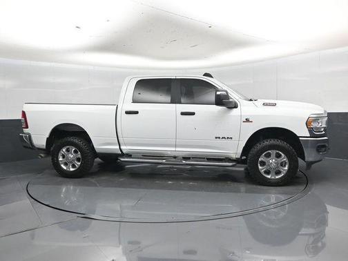Bright White Clearcoat 2024 RAM 2500 Big Horn Crew Cab 4x4 6'4' Box