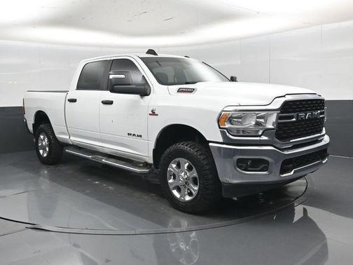 Bright White Clearcoat 2024 RAM 2500 Big Horn Crew Cab 4x4 6'4' Box