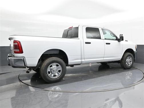 2023 RAM 2500 Tradesman Crew Cab 4x4 6'4' Box