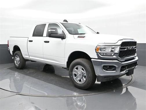 2023 RAM 2500 Tradesman Crew Cab 4x4 6'4' Box