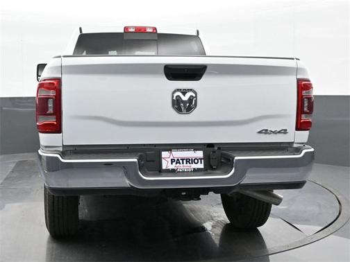 2023 RAM 2500 Tradesman Crew Cab 4x4 6'4' Box