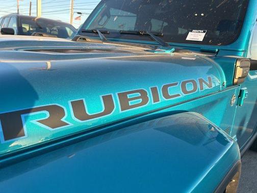 Bikini Pearl Coat 2024 Jeep Wrangler 4xe Rubicon X