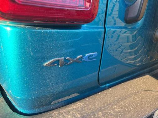 Bikini Pearl Coat 2024 Jeep Wrangler 4xe Rubicon X