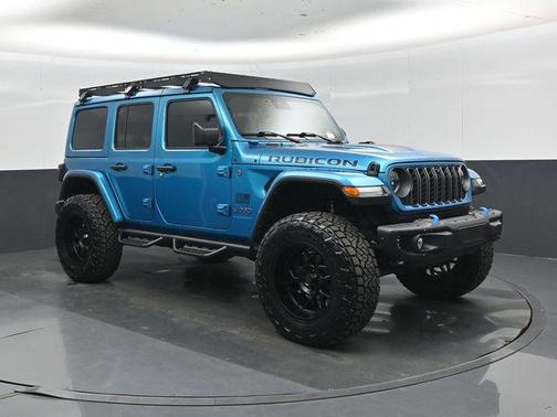 Bikini Pearl Coat 2024 Jeep Wrangler 4xe Rubicon X