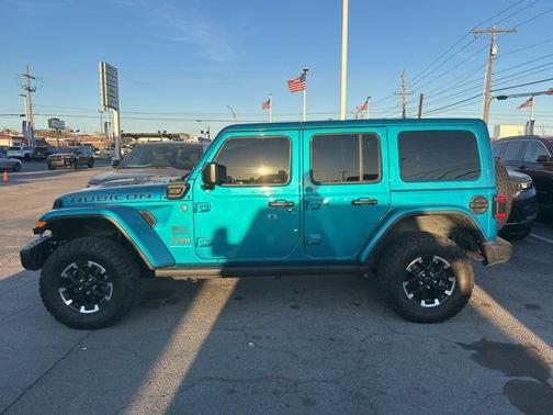 Bikini Pearl Coat 2024 Jeep Wrangler 4xe Rubicon X