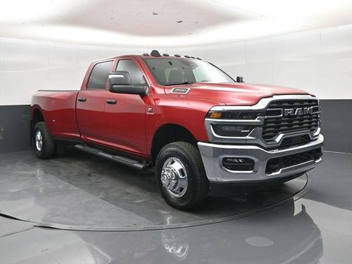 Molten Red Pearlcoat 2026 RAM 3500 Tradesman Crew Cab 4x4 8' Box
