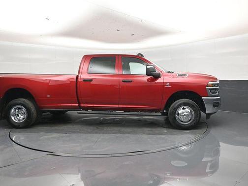 Molten Red Pearlcoat 2026 RAM 3500 Tradesman Crew Cab 4x4 8' Box