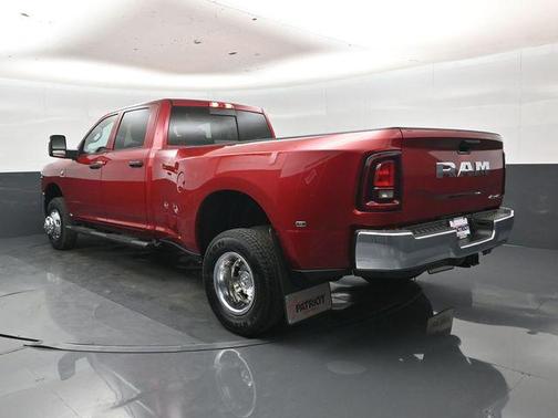 Molten Red Pearlcoat 2026 RAM 3500 Tradesman Crew Cab 4x4 8' Box