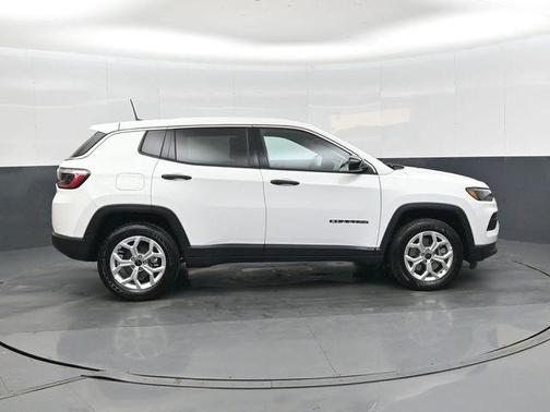 Bright White Clearcoat 2025 Jeep Compass Sport