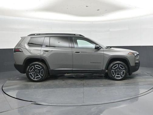 Sting-Gray Clearcoat 2026 Jeep Cherokee Laredo 4x4