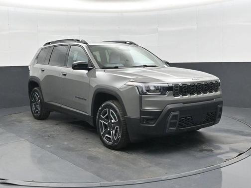 Sting-Gray Clearcoat 2026 Jeep Cherokee Laredo 4x4