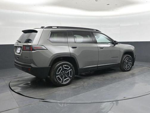 Sting-Gray Clearcoat 2026 Jeep Cherokee Laredo 4x4