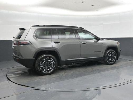 Sting-Gray Clearcoat 2026 Jeep Cherokee Laredo 4x4