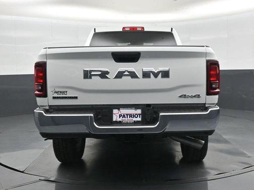 Bright White Clearcoat 2026 RAM 2500 Big Horn Crew Cab 4x4 6'4' Box