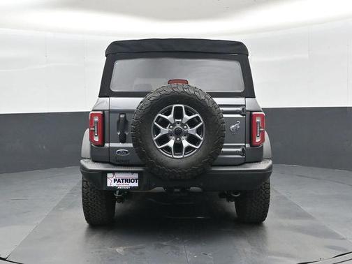 Carbonized Gray Metallic 2023 Ford Bronco Badlands