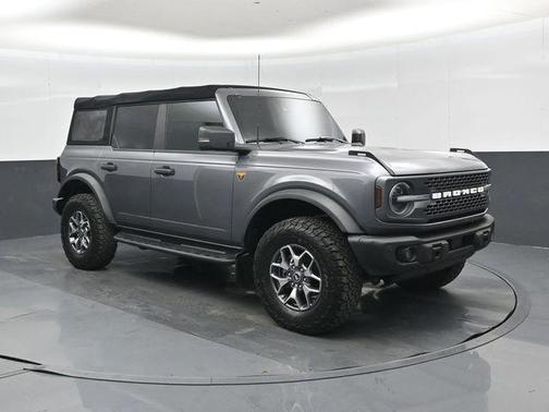 Carbonized Gray Metallic 2023 Ford Bronco Badlands