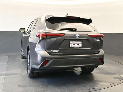 2022 Toyota Highlander Hybrid XLE