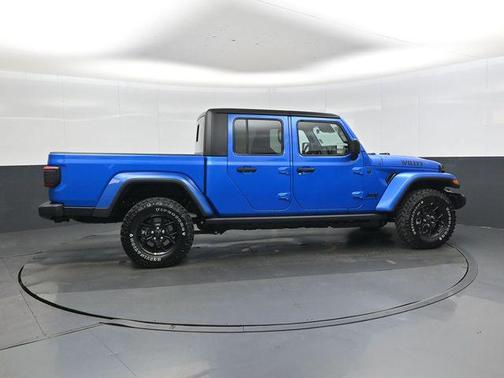 Hydro Blue Pearlcoat 2026 Jeep Gladiator Willys 4x4