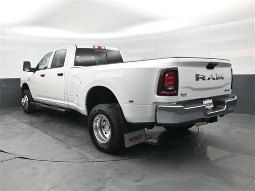 2026 RAM 3500 Tradesman Crew Cab 4x4 8' Box