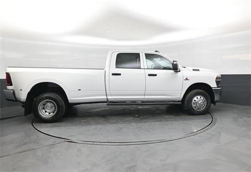 2026 RAM 3500 Tradesman Crew Cab 4x4 8' Box