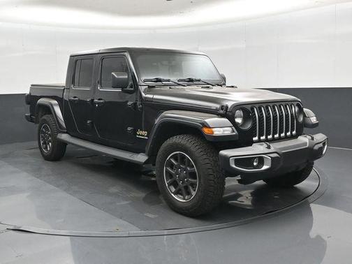 Black Clearcoat 2022 Jeep Gladiator Overland