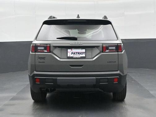 Sting-Gray Clearcoat 2026 Jeep Cherokee Limited