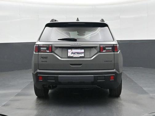 Sting-Gray Clearcoat 2026 Jeep Cherokee Limited