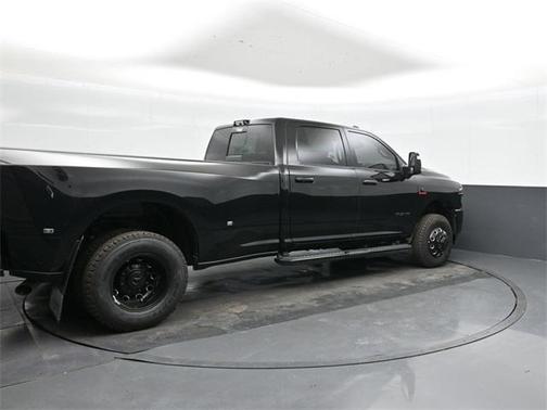2025 RAM 3500 Laramie Crew Cab 4x4 8' Box