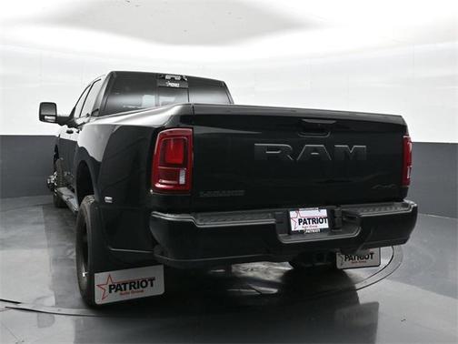 2025 RAM 3500 Laramie Crew Cab 4x4 8' Box