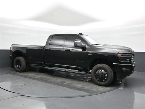 2025 RAM 3500 Laramie Crew Cab 4x4 8' Box