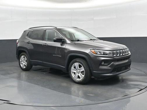 Granite Crystal Metallic Clearcoat 2022 Jeep Compass Latitude