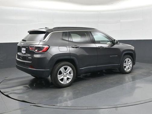 Granite Crystal Metallic Clearcoat 2022 Jeep Compass Latitude