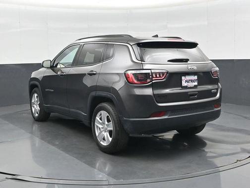 Granite Crystal Metallic Clearcoat 2022 Jeep Compass Latitude