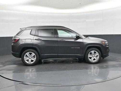 Granite Crystal Metallic Clearcoat 2022 Jeep Compass Latitude