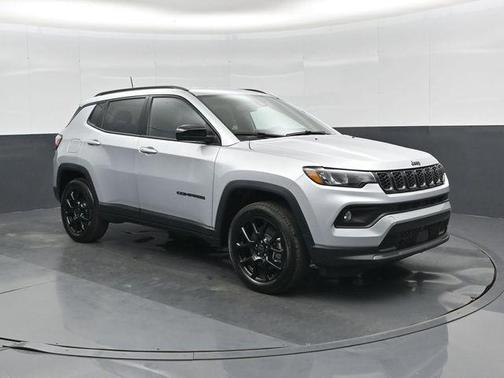 Silver Zynith Metallic Clearcoat 2026 Jeep Compass Sport