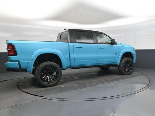 Diamond Black Crystal Pearlcoat 2026 RAM 1500 Big Horn/Lone Star