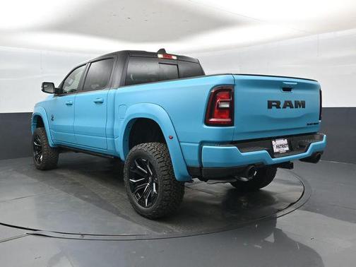 Diamond Black Crystal Pearlcoat 2026 RAM 1500 Big Horn/Lone Star