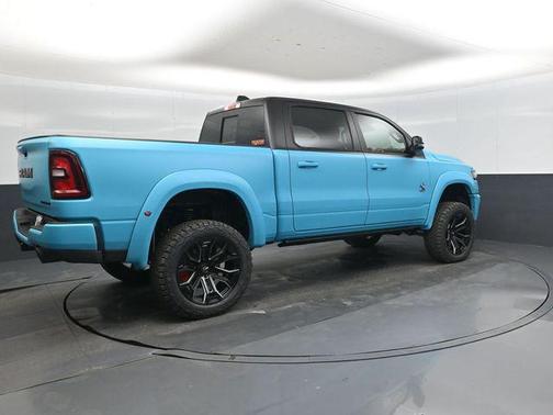 Diamond Black Crystal Pearlcoat 2026 RAM 1500 Big Horn/Lone Star