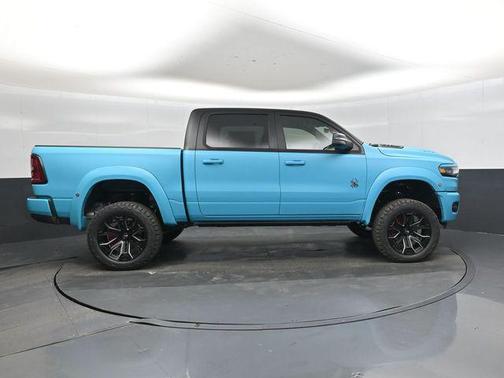 Diamond Black Crystal Pearlcoat 2026 RAM 1500 Big Horn/Lone Star