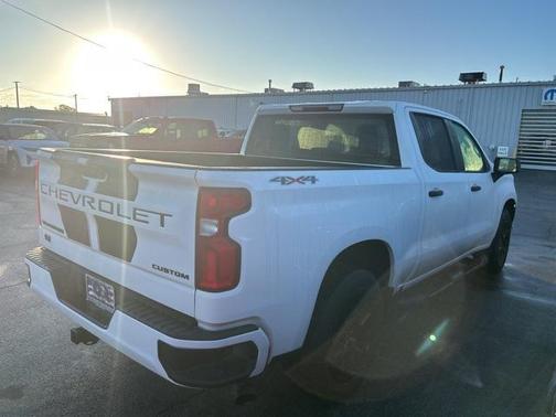 2022 Chevrolet Silverado 1500 Custom