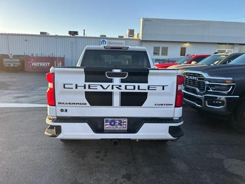 2022 Chevrolet Silverado 1500 Custom