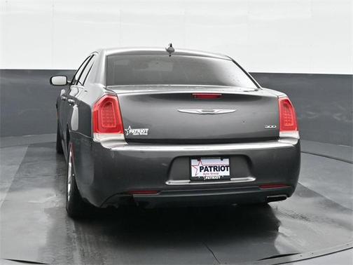 2015 Chrysler 300 Limited