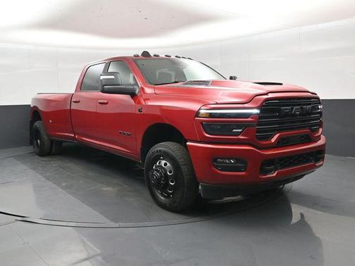 Molten Red Pearlcoat 2026 RAM 3500 Laramie Crew Cab 4x4 8' Box