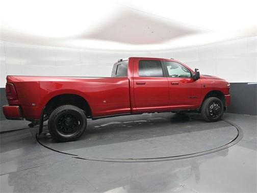 2026 RAM 3500 Laramie Crew Cab 4x4 8' Box