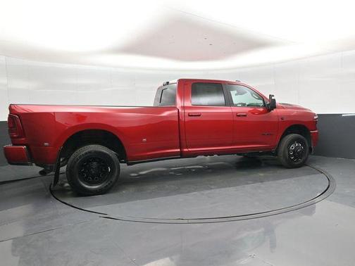 Molten Red Pearlcoat 2026 RAM 3500 Laramie Crew Cab 4x4 8' Box