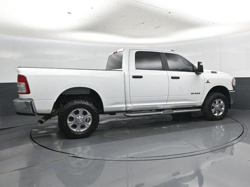Bright White Clearcoat 2024 RAM 2500 Big Horn Crew Cab 4x4 6'4' Box