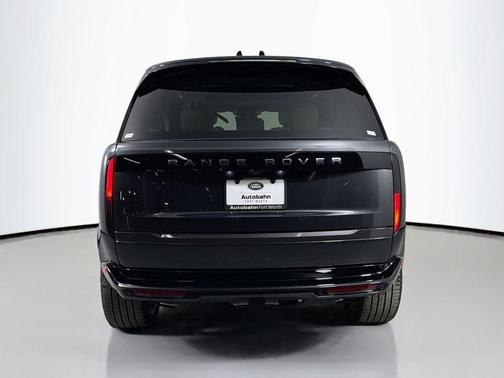 2026 Land Rover Range Rover P400 SE 7 Seat