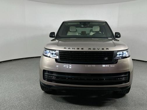 2025 Land Rover Range Rover P400 SE 7 Seat