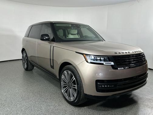 2025 Land Rover Range Rover P400 SE 7 Seat