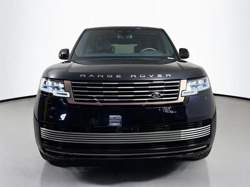 Constellation Blue in Gloss Fi 2026 Land Rover Range Rover P615 SV